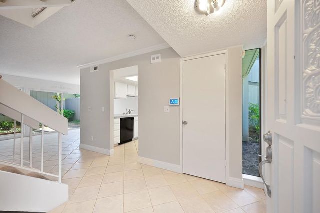 7908 Rocky Point Ct, Citrus Heights, CA 95610