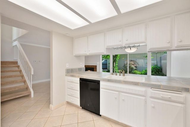 7908 Rocky Point Ct, Citrus Heights, CA 95610