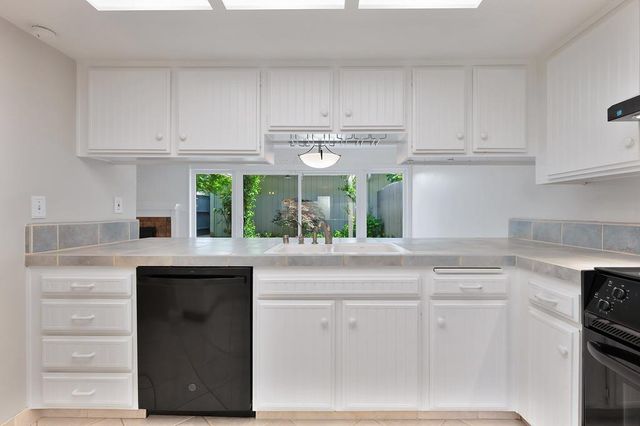 7908 Rocky Point Ct, Citrus Heights, CA 95610