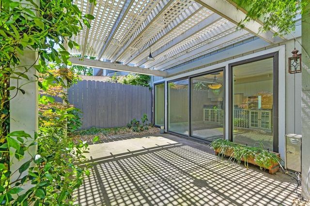 7908 Rocky Point Ct, Citrus Heights, CA 95610