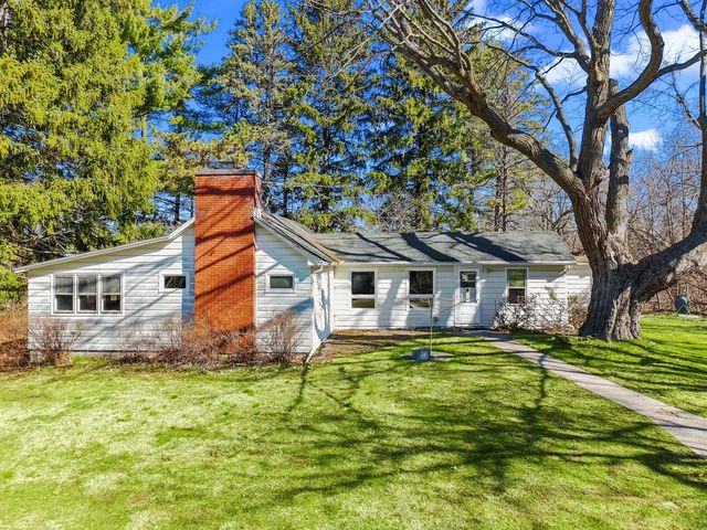 W3676 Highway 50, Lake Geneva, WI 53147