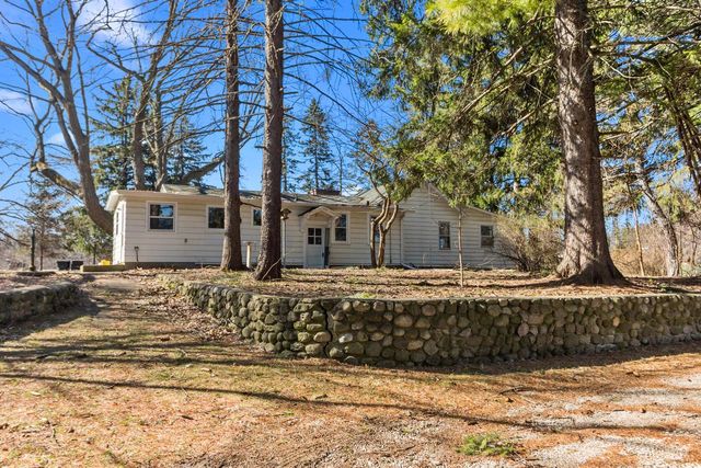 W3676 Highway 50, Lake Geneva, WI 53147