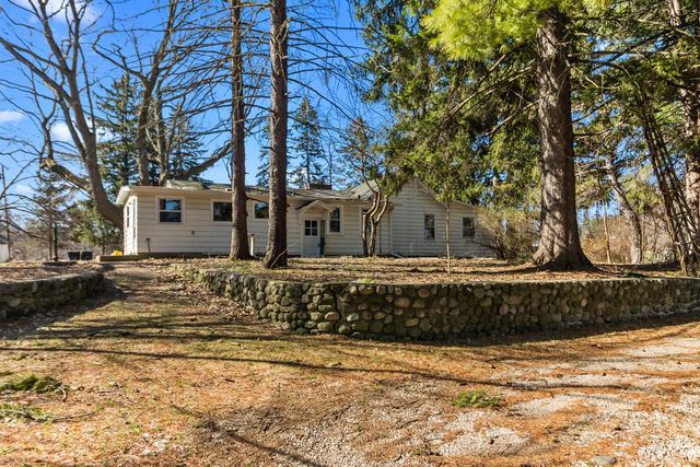 W3676 Highway 50, Lake Geneva, WI 53147