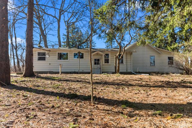 W3676 Highway 50, Lake Geneva, WI 53147