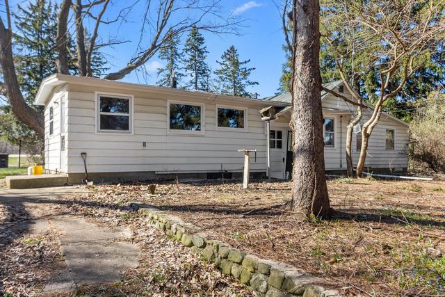 W3676 Highway 50, Lake Geneva, WI 53147