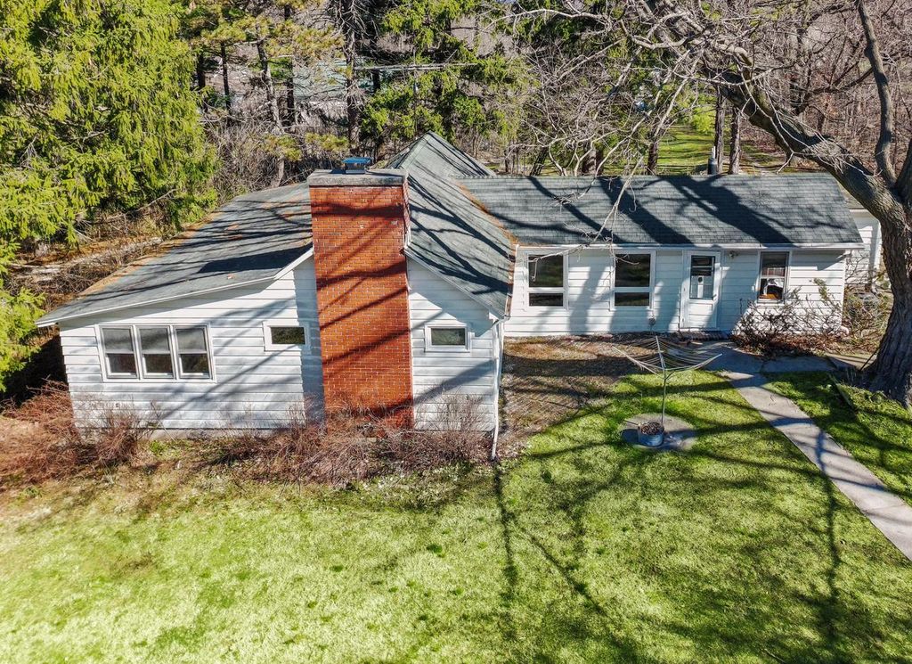 W3676 Highway 50, Lake Geneva, WI 53147