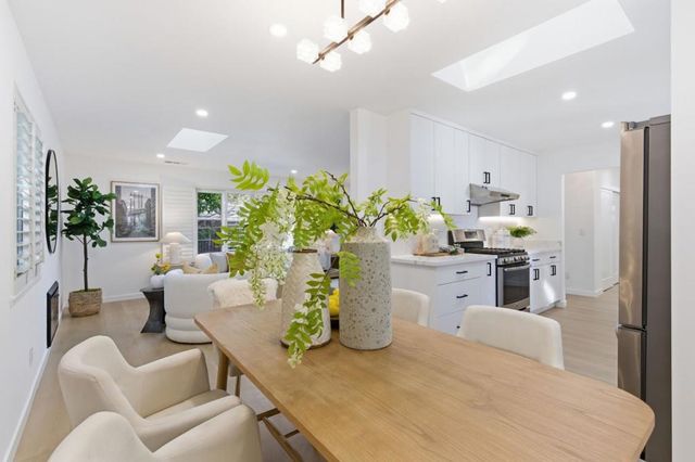 337 Roble Avenue, Redwood City, CA 94061