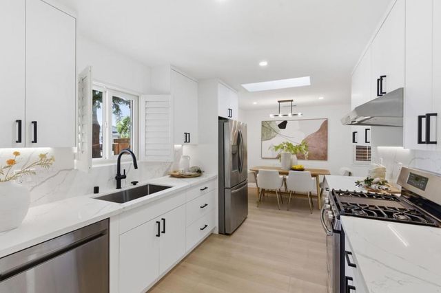 337 Roble Avenue, Redwood City, CA 94061