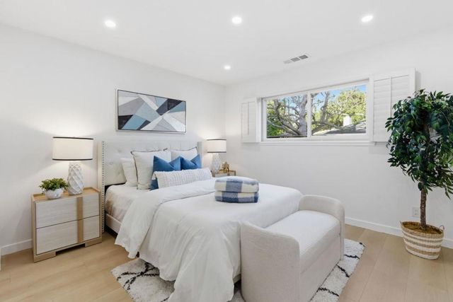 337 Roble Avenue, Redwood City, CA 94061