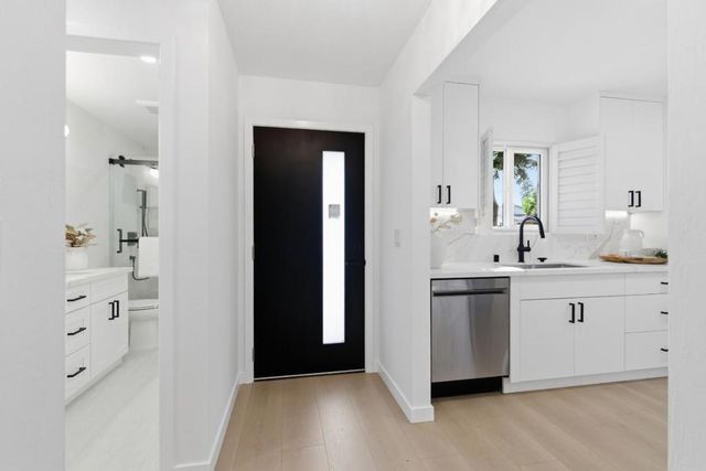 337 Roble Avenue, Redwood City, CA 94061