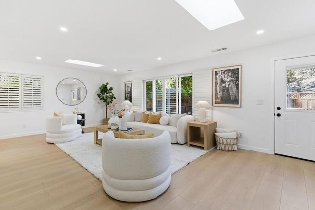 337 Roble Avenue, Redwood City, CA 94061