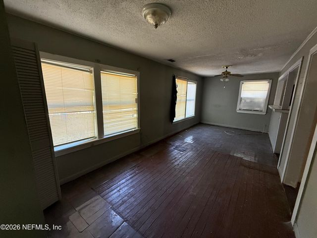 1214 PANGOLA Drive, Jacksonville, FL 32205