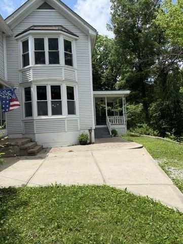 25003 E Blue Mills Road, Independence, MO 64058