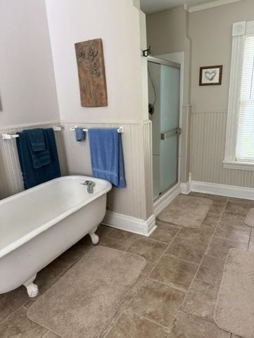 25003 E Blue Mills Road, Independence, MO 64058
