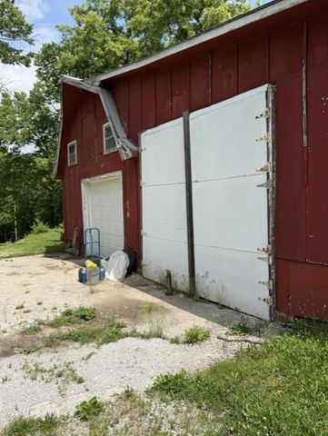 25003 E Blue Mills Road, Independence, MO 64058