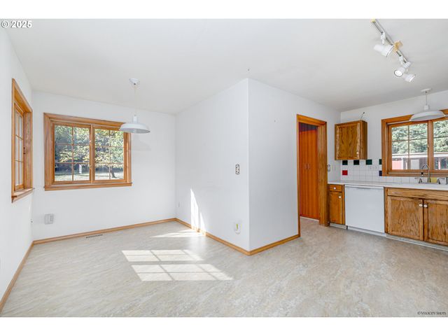 64242 E Brightwood Loop Rd, Brightwood, OR 97011