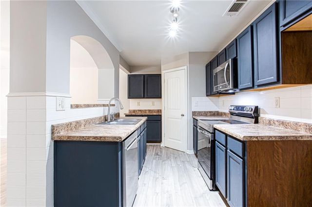 2718 Haynescrest Drive, Grayson, GA 30017