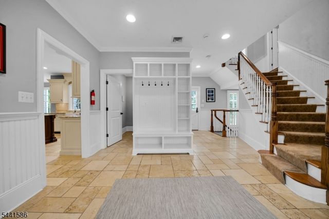 222 Deepbrook Rd, Wyckoff Twp., NJ 07481