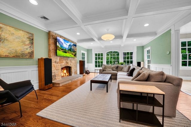 222 Deepbrook Rd, Wyckoff Twp., NJ 07481