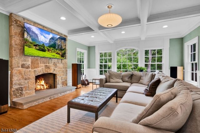 222 Deepbrook Rd, Wyckoff Twp., NJ 07481