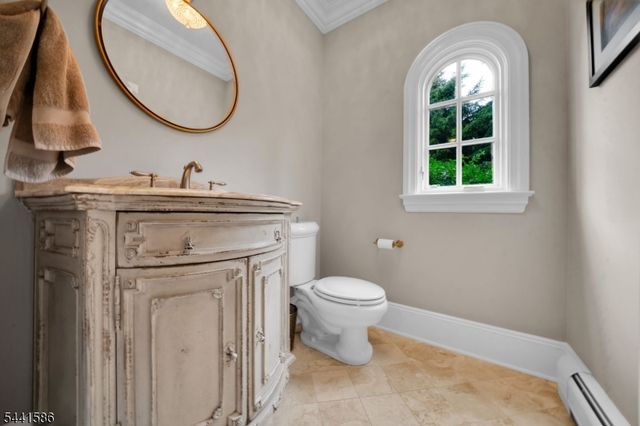 222 Deepbrook Rd, Wyckoff Twp., NJ 07481