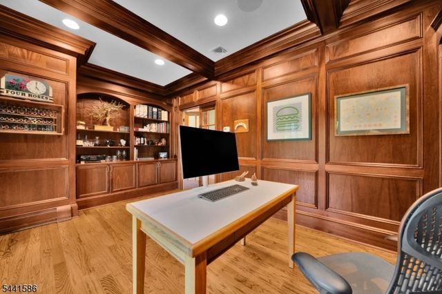 222 Deepbrook Rd, Wyckoff Twp., NJ 07481
