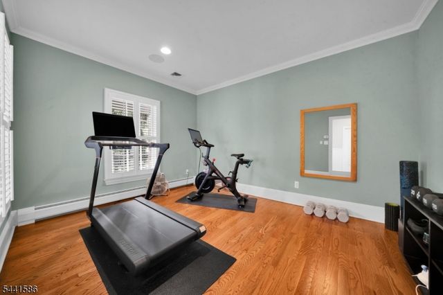 222 Deepbrook Rd, Wyckoff Twp., NJ 07481