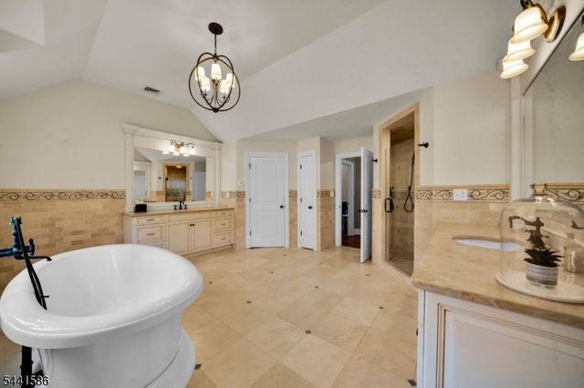 222 Deepbrook Rd, Wyckoff Twp., NJ 07481