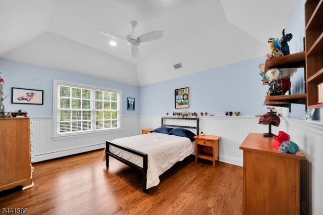 222 Deepbrook Rd, Wyckoff Twp., NJ 07481