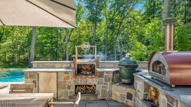 222 Deepbrook Rd, Wyckoff Twp., NJ 07481