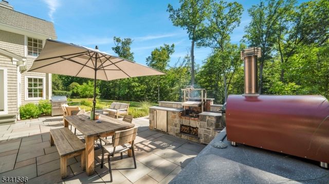 222 Deepbrook Rd, Wyckoff Twp., NJ 07481