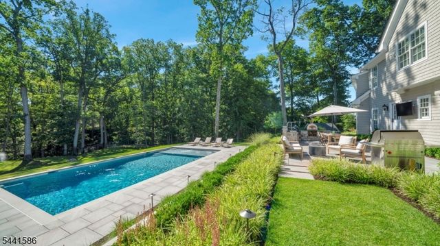 222 Deepbrook Rd, Wyckoff Twp., NJ 07481