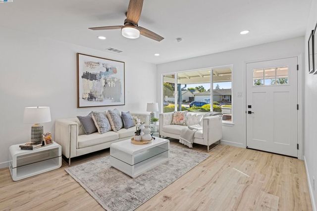 4564 Piper St, Fremont, CA 94538