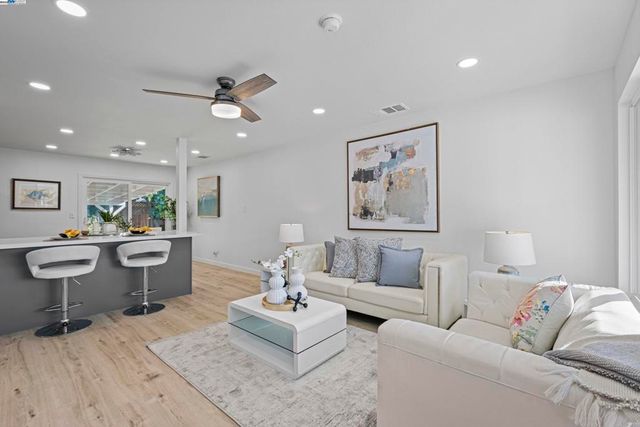 4564 Piper St, Fremont, CA 94538