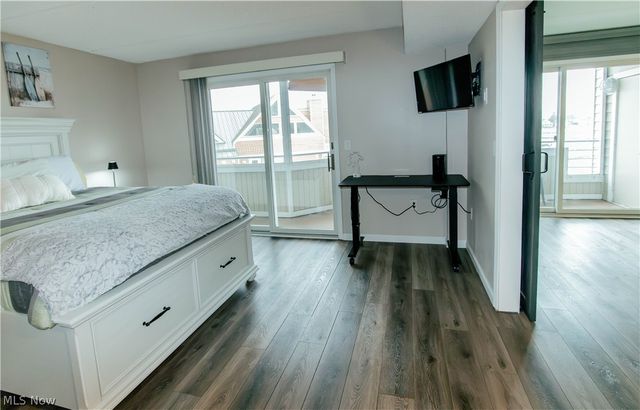 30 Marina Point Drive, Sandusky, OH 44870