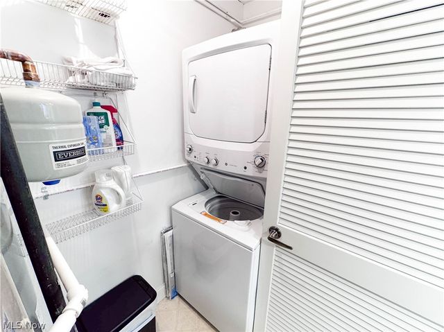 30 Marina Point Drive, Sandusky, OH 44870