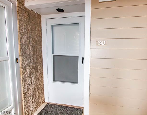 30 Marina Point Drive, Sandusky, OH 44870