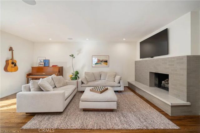 1011 W Mountain, Glendale, CA 91202