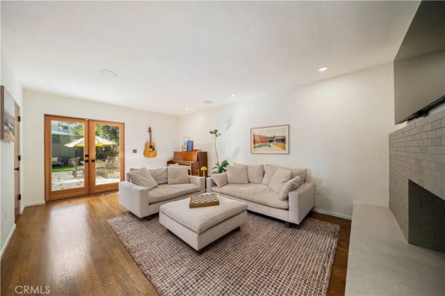 1011 W Mountain, Glendale, CA 91202
