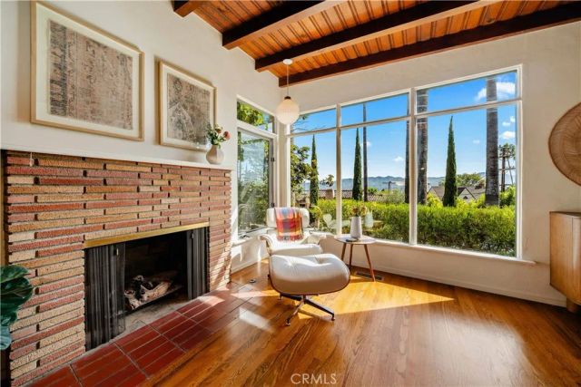 1011 W Mountain, Glendale, CA 91202