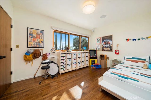 1011 W Mountain, Glendale, CA 91202