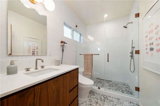 1011 W Mountain, Glendale, CA 91202
