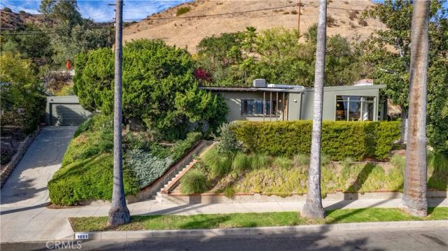1011 W Mountain, Glendale, CA 91202