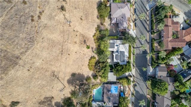 1011 W Mountain, Glendale, CA 91202