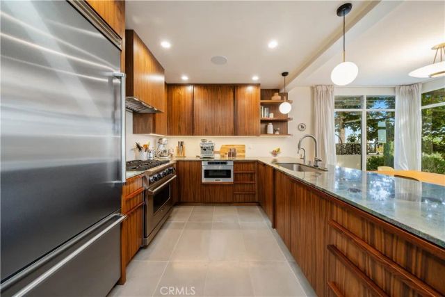 1011 W Mountain, Glendale, CA 91202