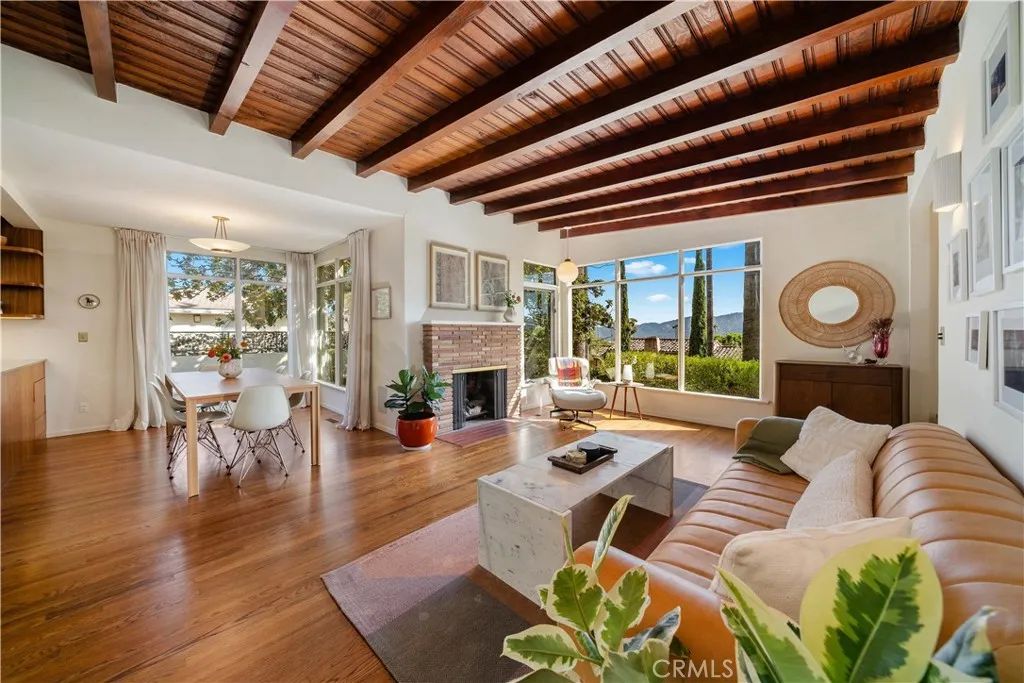 1011 W Mountain, Glendale, CA 91202