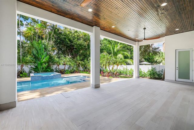 11780 NE 8th Ave, Biscayne Park, FL 33161