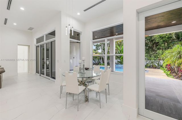 11780 NE 8th Ave, Biscayne Park, FL 33161