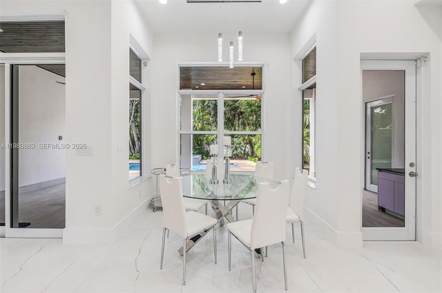 11780 NE 8th Ave, Biscayne Park, FL 33161