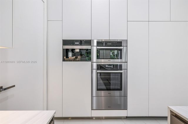 11780 NE 8th Ave, Biscayne Park, FL 33161